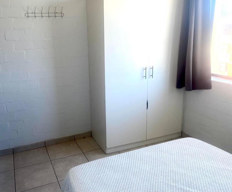 To Let 1 Bedroom Property for Rent in Wynberg Western Cape